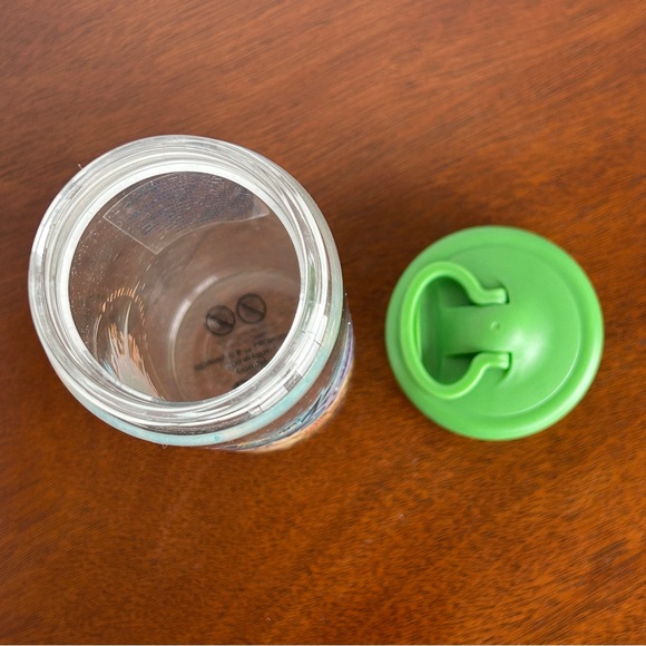 Walt Disney World Discover the Magic Four Parks Compass Glass? Water bottle - Picture 10 of 10